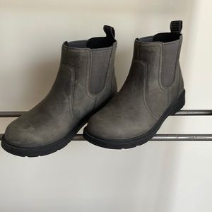 Bolden Waterproof Chelsea Boot